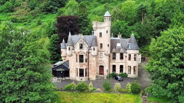 Broomhall Castle