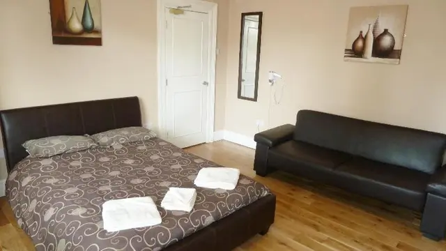 Central Studios 298 Gloucester Road