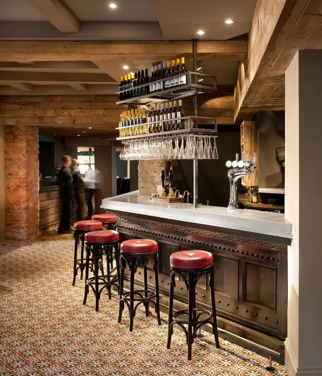 the crown and thistle