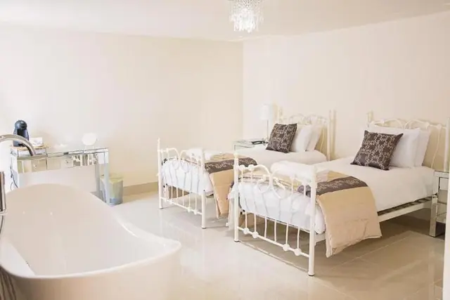 Cranberries Luxury Hideaway