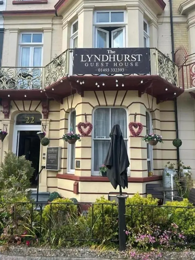 Lyndhurst Hotel