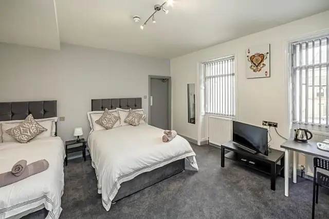 Huddersfield Central Lodge Hotel