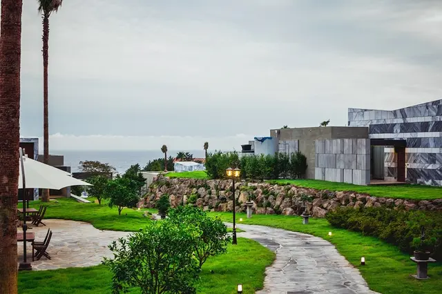 Luston Villa & Hotel