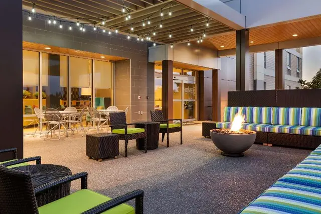 Home2 Suites West Edmonton, Alberta