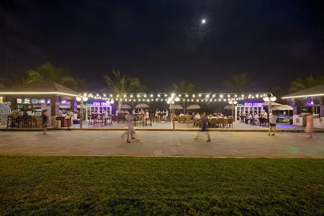 Holiday Beach Hotel Danang