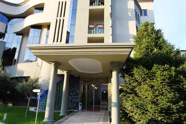 Green Hotel