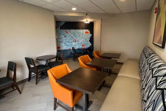 Holiday Inn Express Harrisburg NE