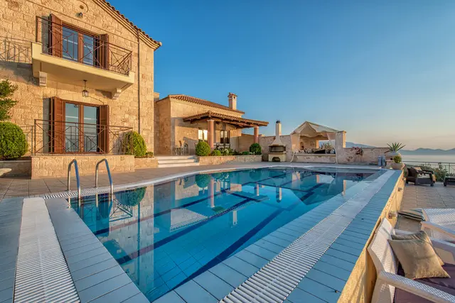 Emerald Villas & Suites