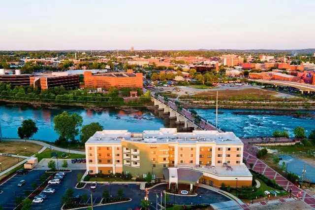 Courtyard Columbus Phenix City/Riverfront