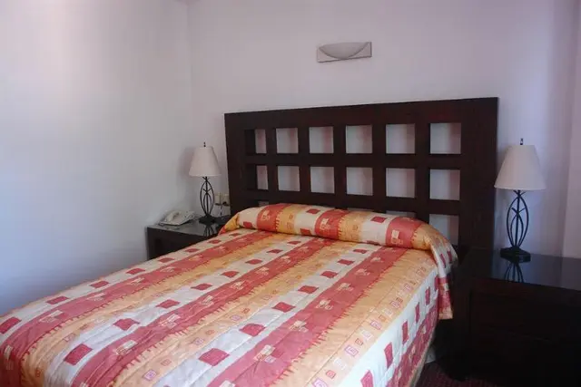 HOTEL INTERCITY 100