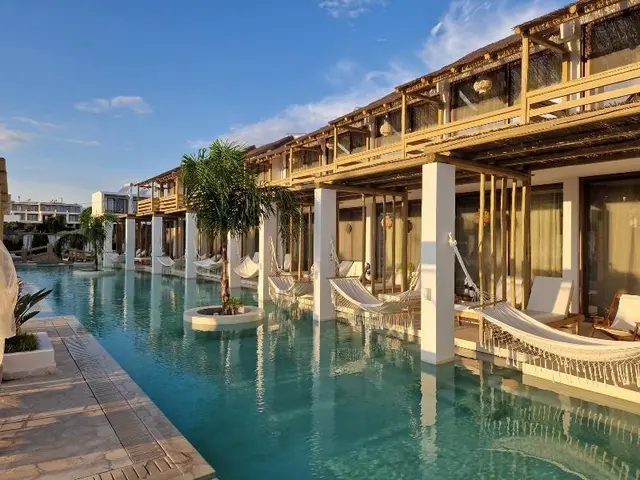 Alia suites & Alia beachfront suites and spa