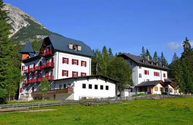 Croda Rossa Hotel