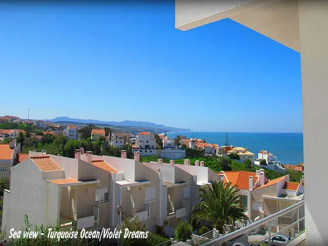 Ericeira Chill Hill Hostel & Private Rooms