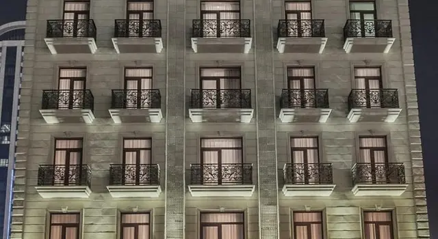 Boulevard Side