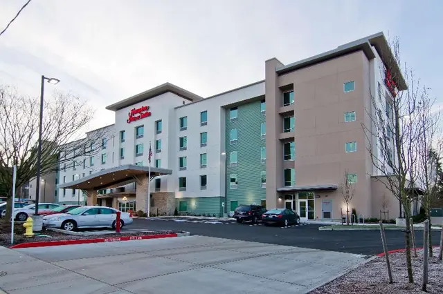 Hampton Inn & Suites Bellevue Downtown-Seattle