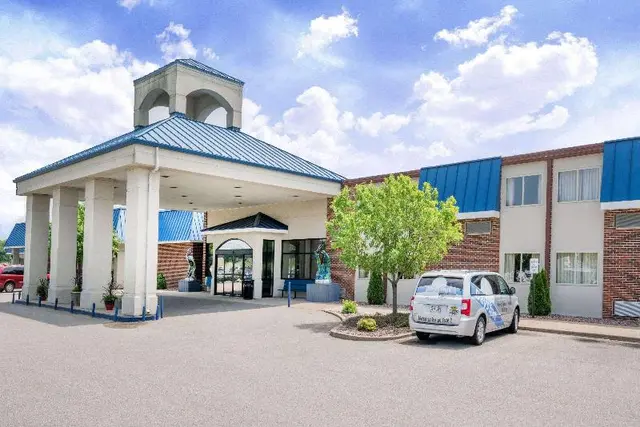 Norwood Inn La Crosse