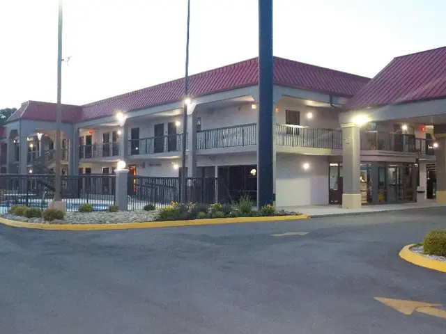 SureStay Hotel by Best Western Lenoir City