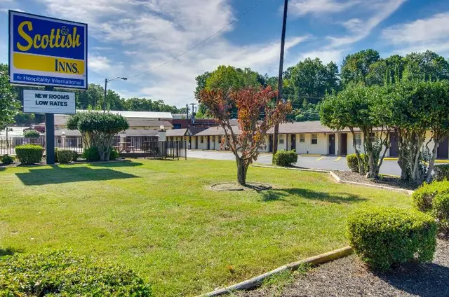 Knights Inn Collinsville