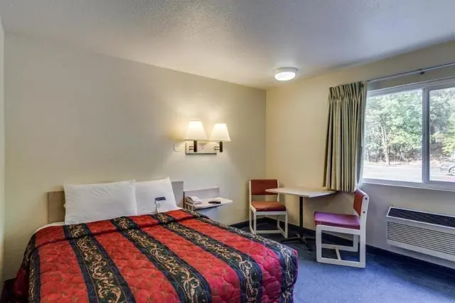 Motel 6 Spokane, WA – West