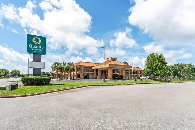 Quality Inn Calhoun North I-75