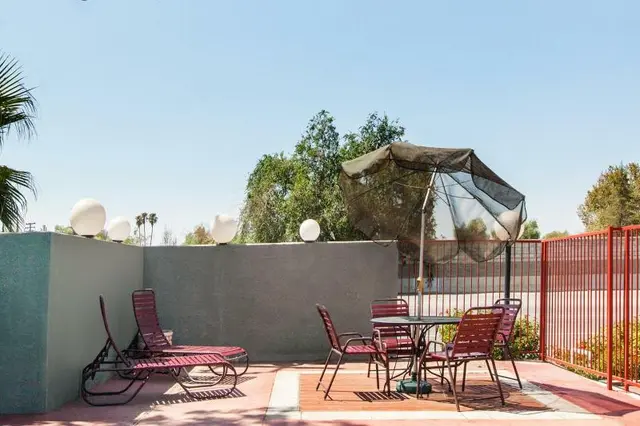 Americas Best Value Inn & Suites Bakersfield Centr