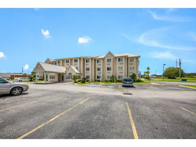Golden Isles Inn & Suites Brunswick South