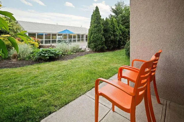 Howard Johnson Hotel By Wyndham Toms River