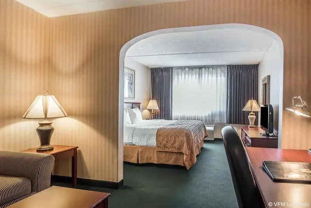 Hotel Downtown - University Area