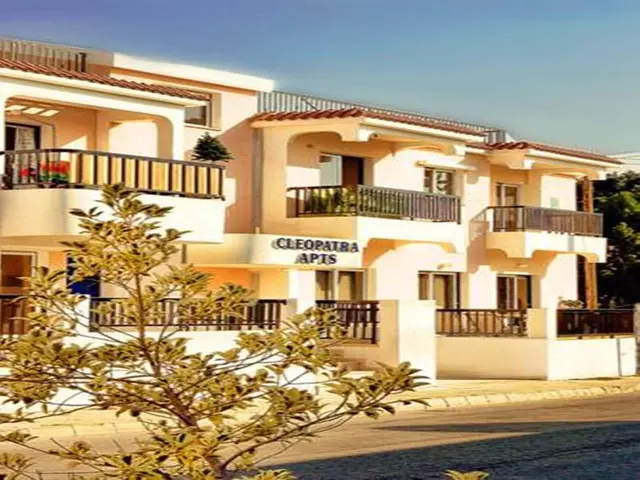 Sea Cleo Napa Hotel
