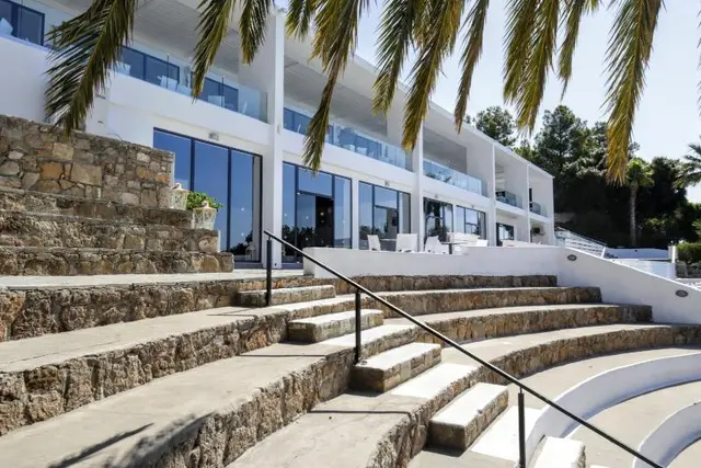 Ellia Hotel