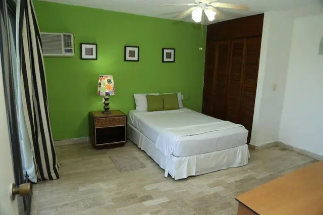 Green 16