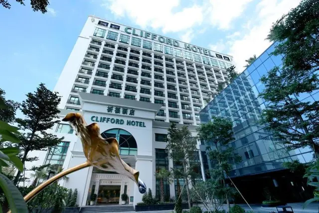 Clifford Hotel