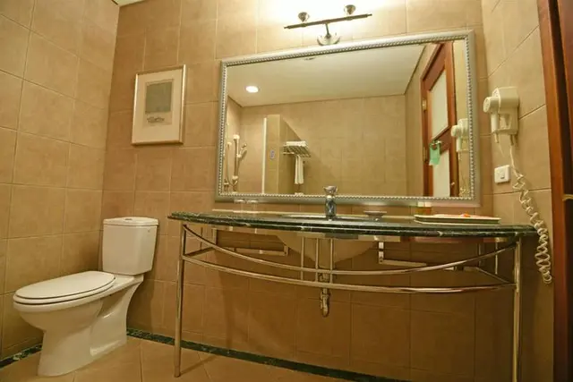 Wei-Yat Grand Hotel