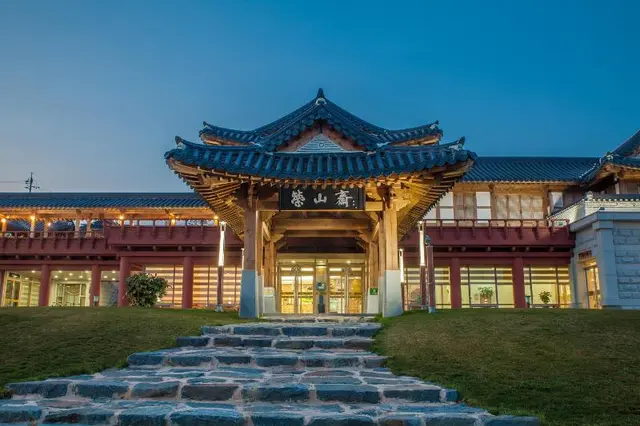 Youngsanjae Hanok Hotel