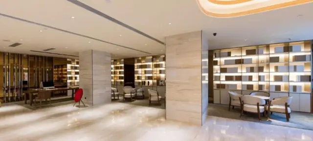 Ji Hotel (Qingdao Middle Hongkong Road)