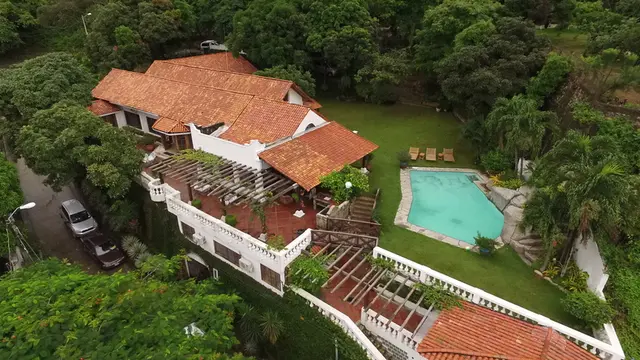 Nazu House Hotel