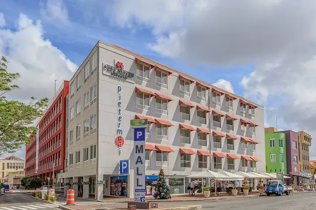 Majestic City Suites & Beach Hotel