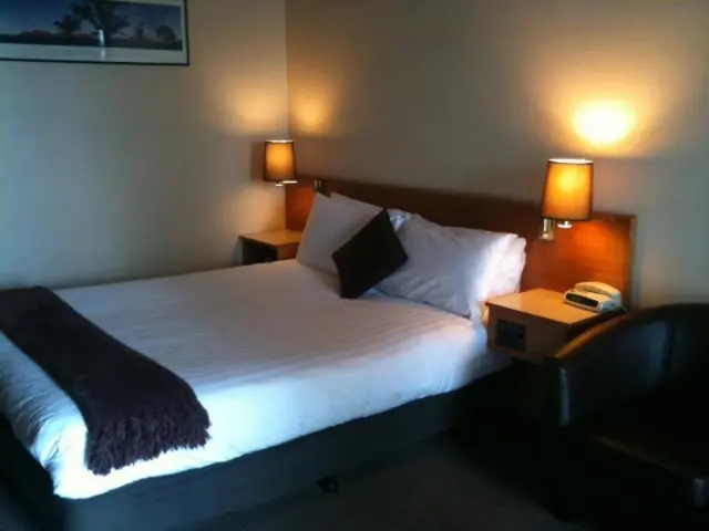 Golden West Motor Inn