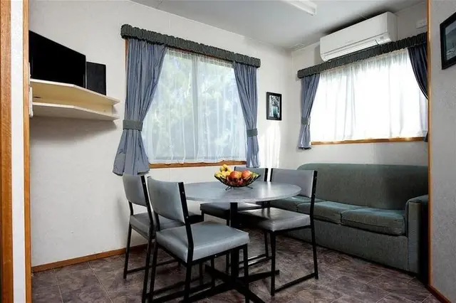 Lakes and Craters Holiday Park