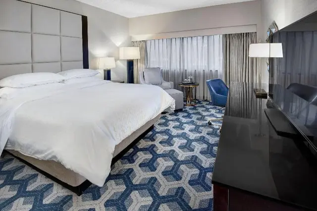 Sheraton Eatontown Hotel