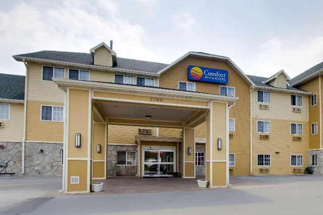 Comfort Inn & Suites Bellevue - Omaha Offutt AFB