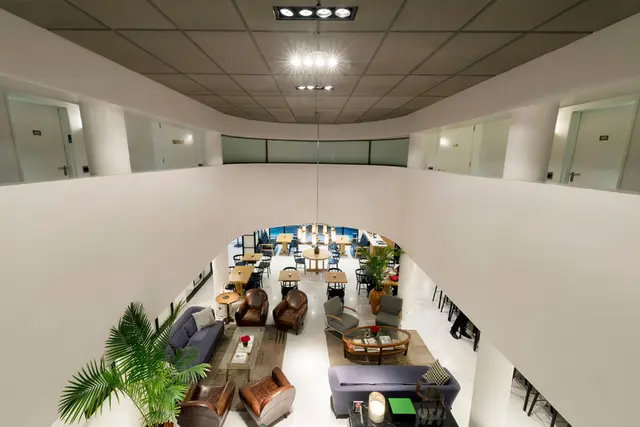 Lily and Bloom Hotel