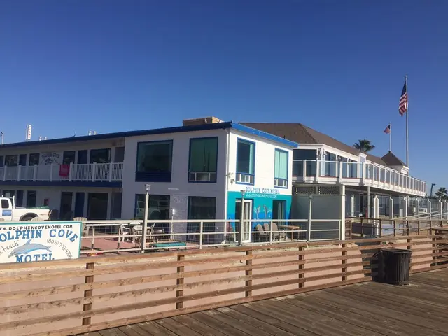 Dolphin Cove Motel