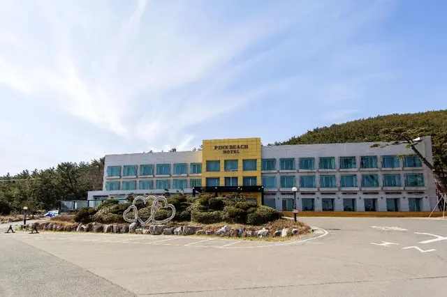 Pinebeach Hotel