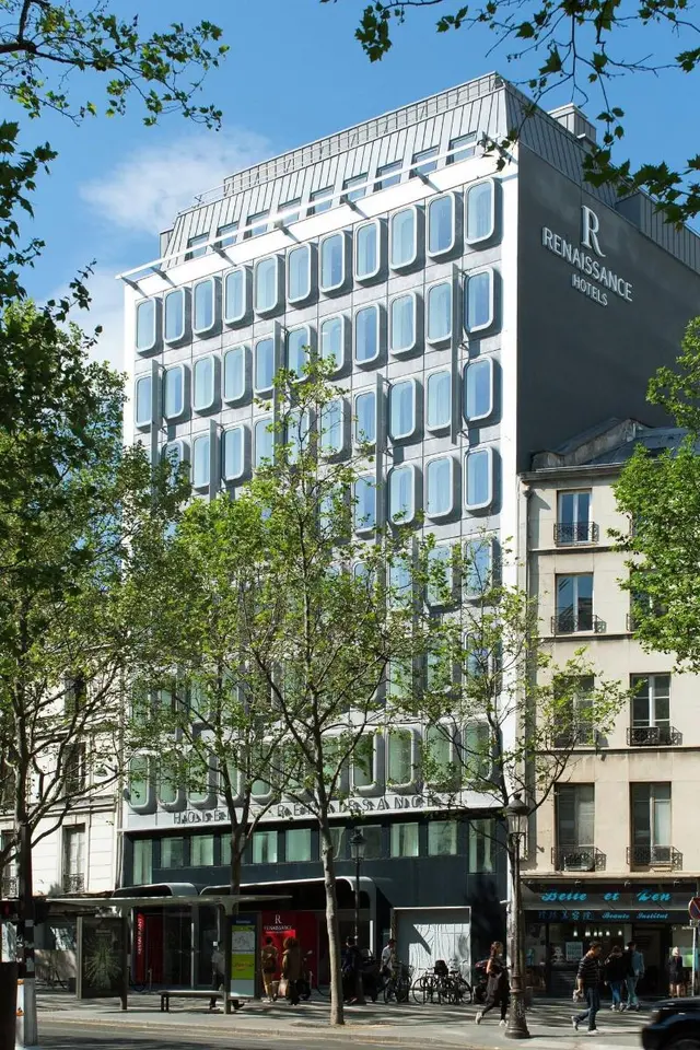 Renaissance Paris Republique