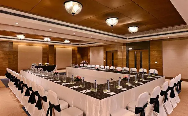 Leisure Inn Grand Chanakya