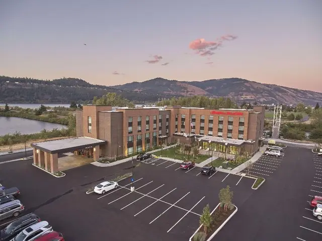 Hampton Inn and Suites Hood River, OR