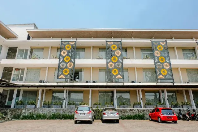 Townhouse OAK Series Style Hotel Jember