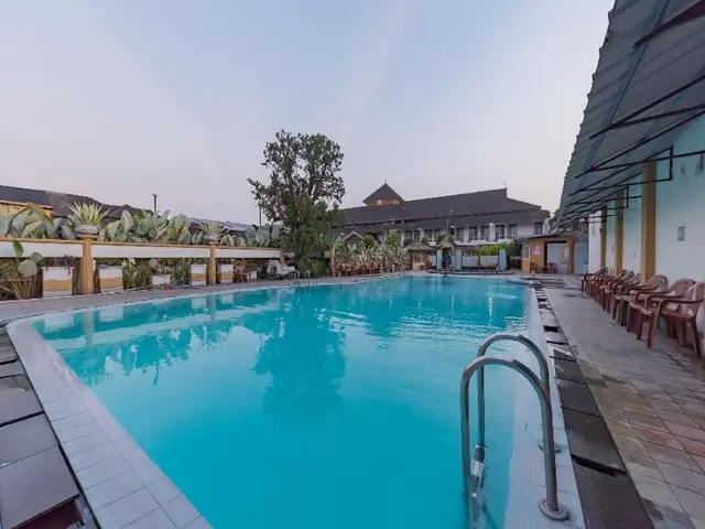 Crown Hotel Tasikmalaya