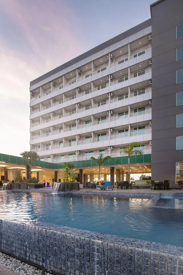 Grand City Hotel & Convention Makas